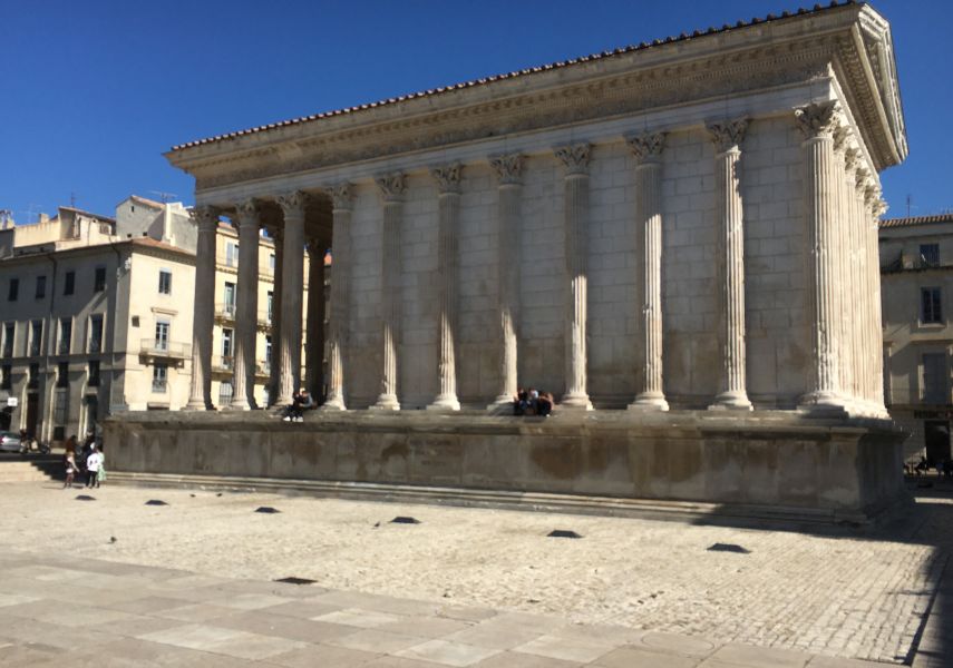 Nîmes, Maison carrée