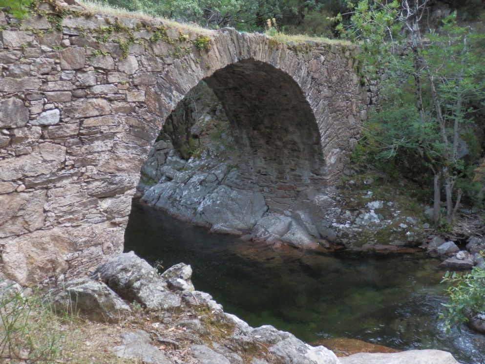 Die Brücke zwischen Bardou und Héric